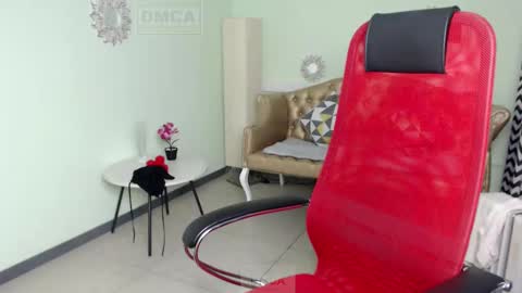 Snapshot of lily_flower7_ chatting on February 2025 12:51:02 PM Lily online show from February 2025 12:51:02 PM