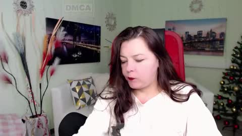 Lily online show from December 2025 08:32:02 AM