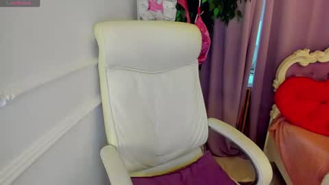Snapshot of lily_merlin chatting on July 2026 02:37:01 AM Lily online show from July 2026 02:37:01 AM
