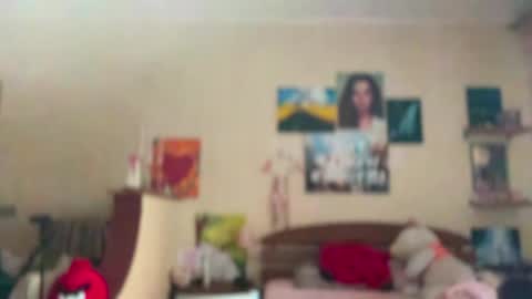 Lily online show from May 2026 04:44:02 PM
