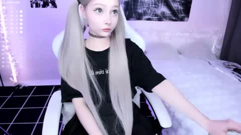 Lily online show from April 2026 09:24:01 PM