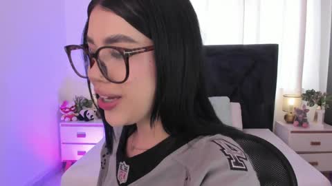 Snapshot of lily_woodz chatting on June 2026 07:05:01 PM LilyWoodz online show from June 2026 07:05:01 PM