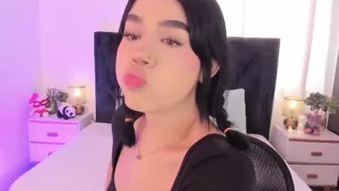 Snapshot of lily_woodz chatting on June 2026 07:12:02 PM LilyWoodz online show from June 2026 07:12:02 PM