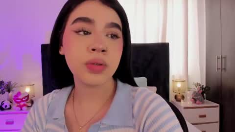 Snapshot of lily_woodz chatting on June 2026 07:07:02 PM LilyWoodz online show from June 2026 07:07:02 PM