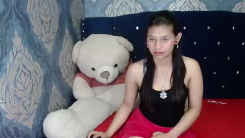 Snapshot of lilyevansxx chatting on February 2025 06:37:02 PM Lily online show from February 2025 06:37:02 PM