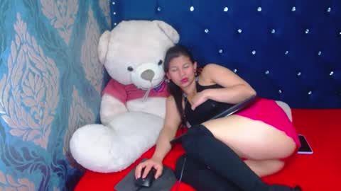 Snapshot of lilyevansxx chatting on February 2025 09:41:02 PM Lily online show from February 2025 09:41:02 PM