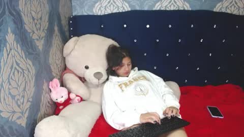 Snapshot of lilyevansxx chatting on March 2025 12:10:02 AM Lily online show from March 2025 12:10:02 AM