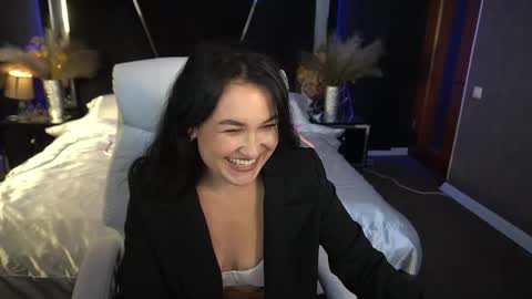 Snapshot of lilyfoxyy chatting on November 2025 02:50:02 PM Lily online show from November 2025 02:50:02 PM