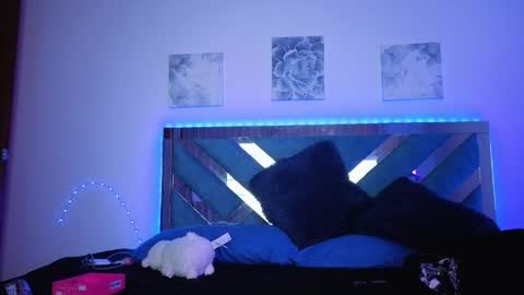 Lily online show from October 2025 03:29:02 AM