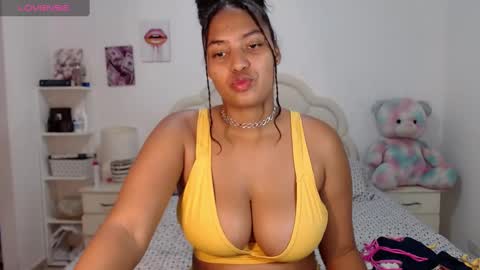 Snapshot of lilyjacksonn chatting on January 2025 10:19:01 PM Lily.. online show from January 2025 10:19:01 PM