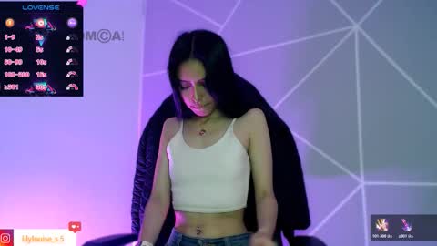 Snapshot of lilylouisee_ chatting on December 2025 12:29:01 AM Liliana louise online show from December 2025 12:29:01 AM