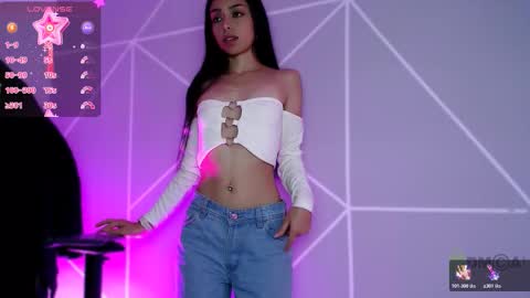 Snapshot of lilylouisee_ chatting on February 2026 10:03:01 PM Liliana louise online show from February 2026 10:03:01 PM