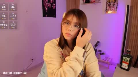 Snapshot of lilyrouse_ chatting on October 2025 04:27:01 AM lily help me to collect more cosplay online show from October 2025 04:27:01 AM