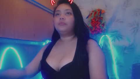 Snapshot of lilyslut143 chatting on February 2026 12:53:02 PM lilyslut143 online show from February 2026 12:53:02 PM