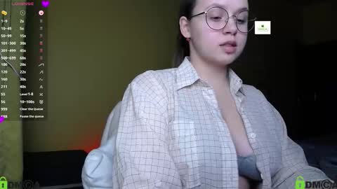Lily online show from October 2025 12:06:02 PM