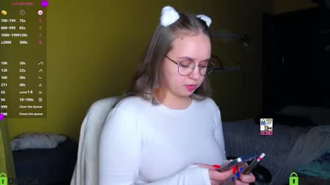 Lily online show from November 2025 07:48:02 PM