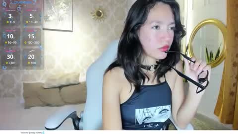 Snapshot of lilythea_ chatting on May 2026 09:30:02 PM lilythea_ online show from May 2026 09:30:02 PM