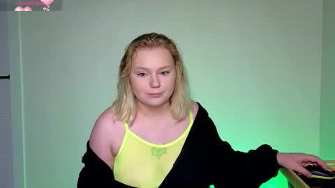 Snapshot of lime_cat chatting on September 2025 01:07:02 AM lime cat online show from September 2025 01:07:02 AM