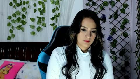 paola online show from February 2025 11:21:02 PM