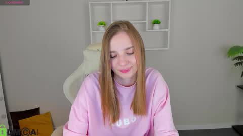 Snapshot of lina_reeds chatting on November 2025 06:04:02 AM LINA online show from November 2025 06:04:02 AM