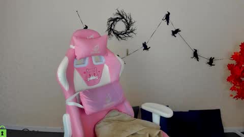 Snapshot of lina_reeds chatting on November 2025 01:04:02 AM LINA online show from November 2025 01:04:02 AM