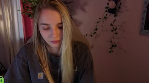 Snapshot of lina_reeds chatting on May 2026 01:12:02 AM LINA online show from May 2026 01:12:02 AM