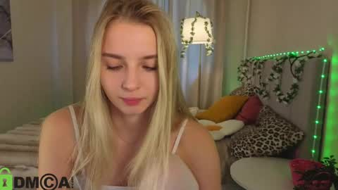 Snapshot of lina_reeds chatting on May 2026 01:11:02 AM LINA online show from May 2026 01:11:02 AM
