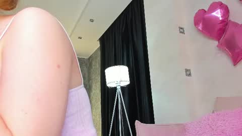 Snapshot of lina_smilee chatting on June 2026 01:14:02 AM Lina online show from June 2026 01:14:02 AM
