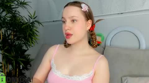 Snapshot of lina_smilee chatting on June 2026 01:21:01 AM Lina online show from June 2026 01:21:01 AM