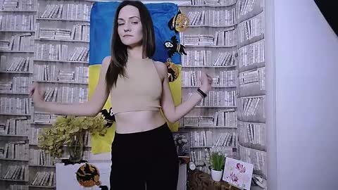 Lina online show from October 2025 06:35:02 AM