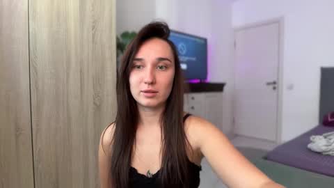 Lina online show from September 2025 08:47:01 AM