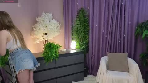 Lina online show from March 2026 05:32:02 AM