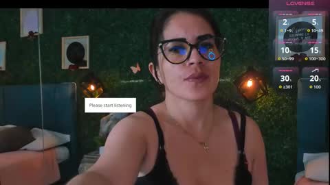 Lina  online show from October 2025 11:31:02 AM