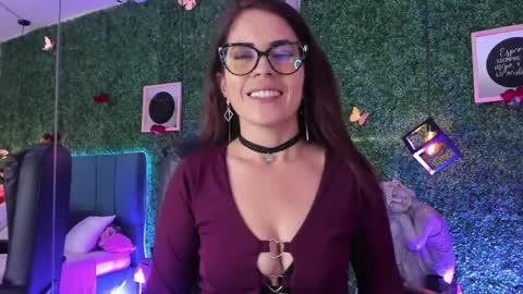 Lina  online show from April 2026 11:36:01 AM