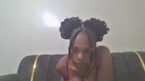 Snapshot of linahusu chatting on November 2025 07:52:02 PM linahusu online show from November 2025 07:52:02 PM