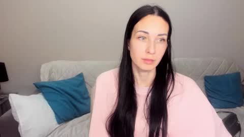 LinaLivee online show from January 2026 03:49:02 PM