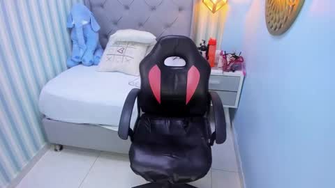 L I N A  online show from January 2025 03:15:02 AM