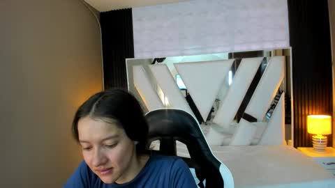  Linda  online show from January 2026 02:21:01 PM