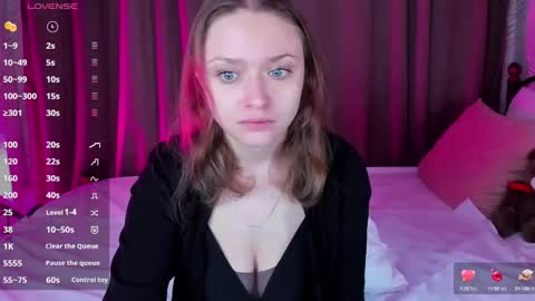 Snapshot of linda__bryant chatting on December 2024 12:48:02 AM Linda GMT2 Mon Tu Fri Sa Su 0300am-1000 am online show from December 2024 12:48:02 AM