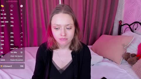 Snapshot of linda__bryant chatting on March 2025 04:46:01 AM Linda GMT2 Mon Tu Fri Sa Su 0300am-1000 am online show from March 2025 04:46:01 AM