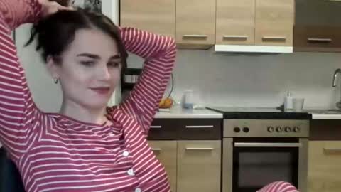 Snapshot of linda_aa chatting on November 2025 08:08:01 PM Linda online show from November 2025 08:08:01 PM