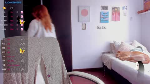 Snapshot of linda_giggle chatting on December 2024 02:05:02 PM Giggles online show from December 2024 02:05:02 PM