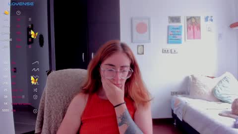 Snapshot of linda_giggle chatting on January 2025 05:22:02 PM Giggles online show from January 2025 05:22:02 PM