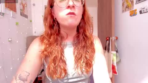 Snapshot of linda_giggle chatting on September 2025 02:10:01 PM Giggles online show from September 2025 02:10:01 PM