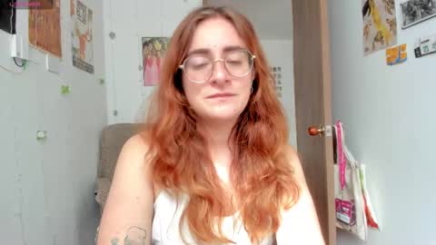 Snapshot of linda_giggle chatting on October 2025 02:14:02 PM Giggles online show from October 2025 02:14:02 PM