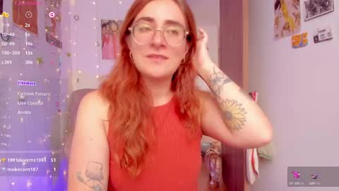 Snapshot of linda_giggle chatting on October 2025 02:37:02 PM Giggles online show from October 2025 02:37:02 PM