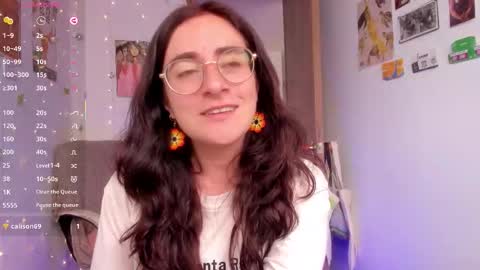 Snapshot of linda_giggle chatting on October 2025 03:36:01 PM Giggles online show from October 2025 03:36:01 PM