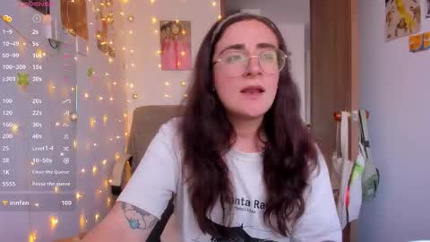 Snapshot of linda_giggle chatting on November 2025 09:26:02 PM Giggles online show from November 2025 09:26:02 PM