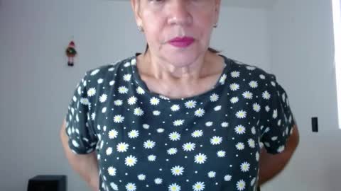 Linda Hanna online show from December 2025 02:48:01 PM