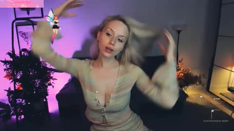 Linda online show from November 2025 08:42:02 PM